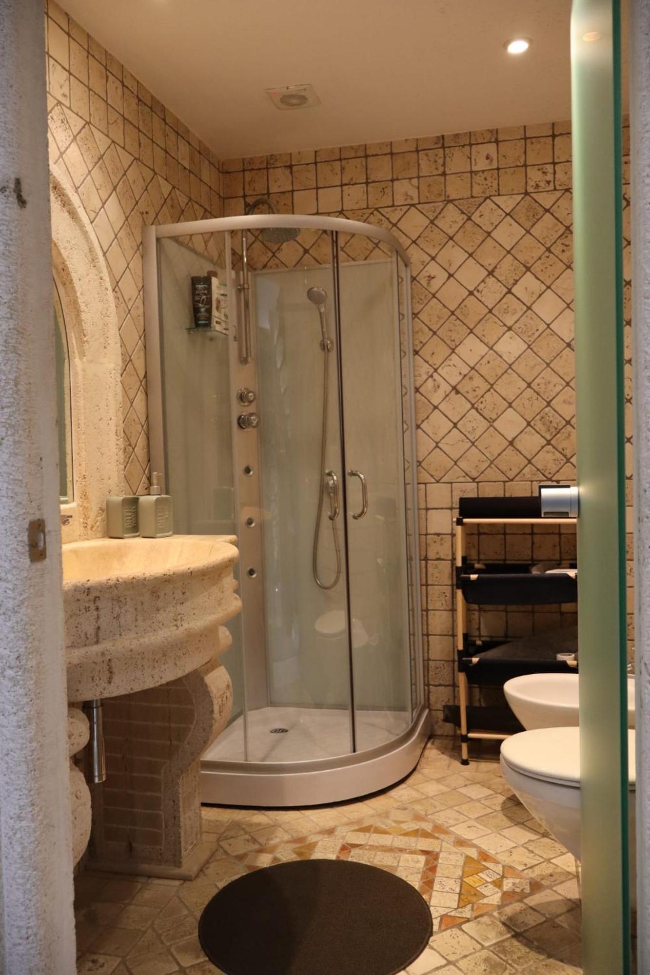 White Loft & Spa Витербо Экстерьер фото